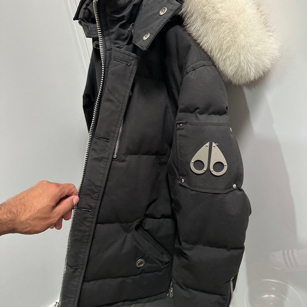 Moose Knuckle women’s Medium coat! used for less than a year.